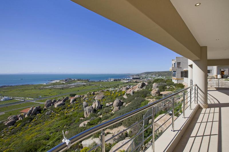 5 Bedroom Property for Sale in Blueberry Hill Western Cape